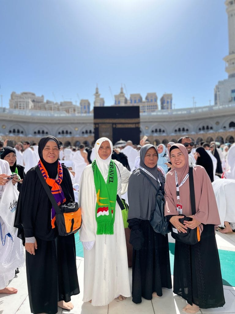 Banyak Orang Mengira Umroh Itu Soal Biaya, Padahal yang Lebih Sulit Kadang Adalah Memulai